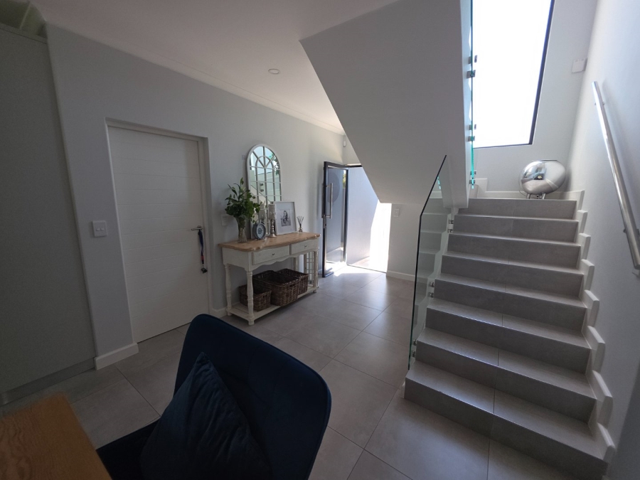 4 Bedroom Property for Sale in Sandown Western Cape